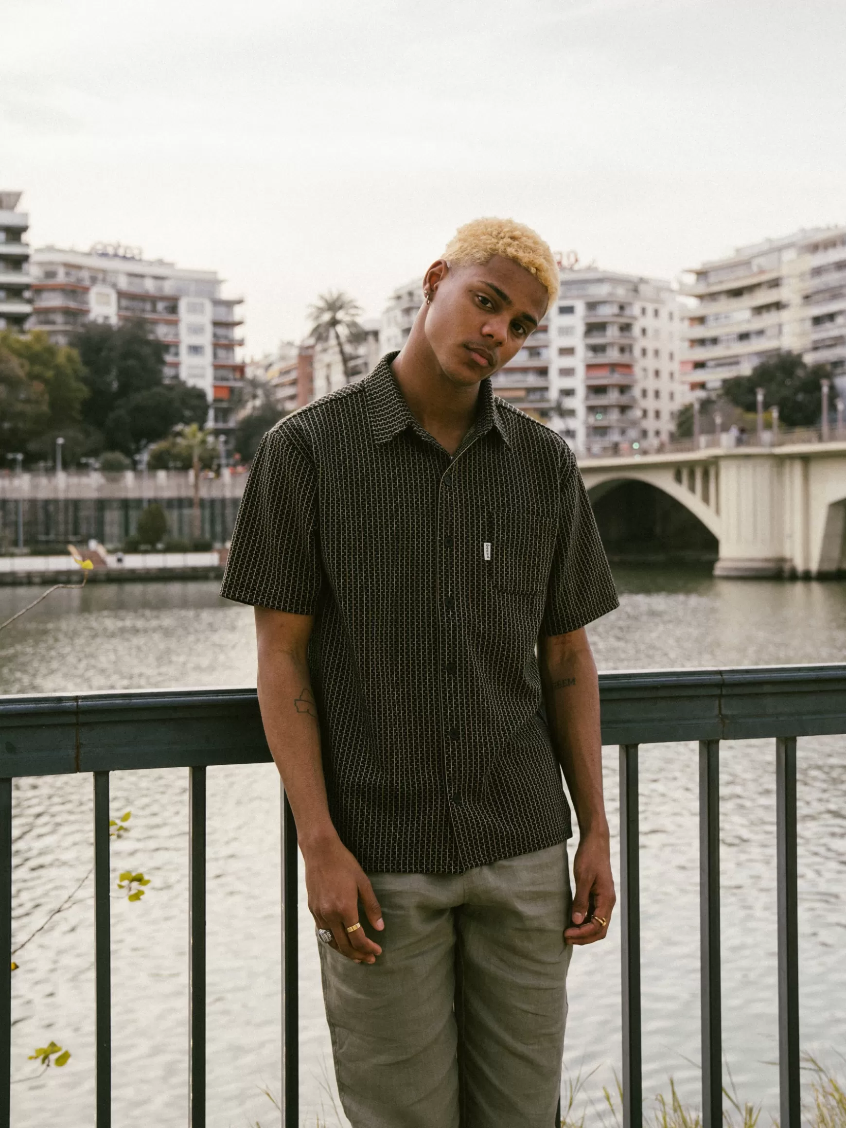 bound 'Oscuro' Patterned Textured Polo Shirt - Black Online