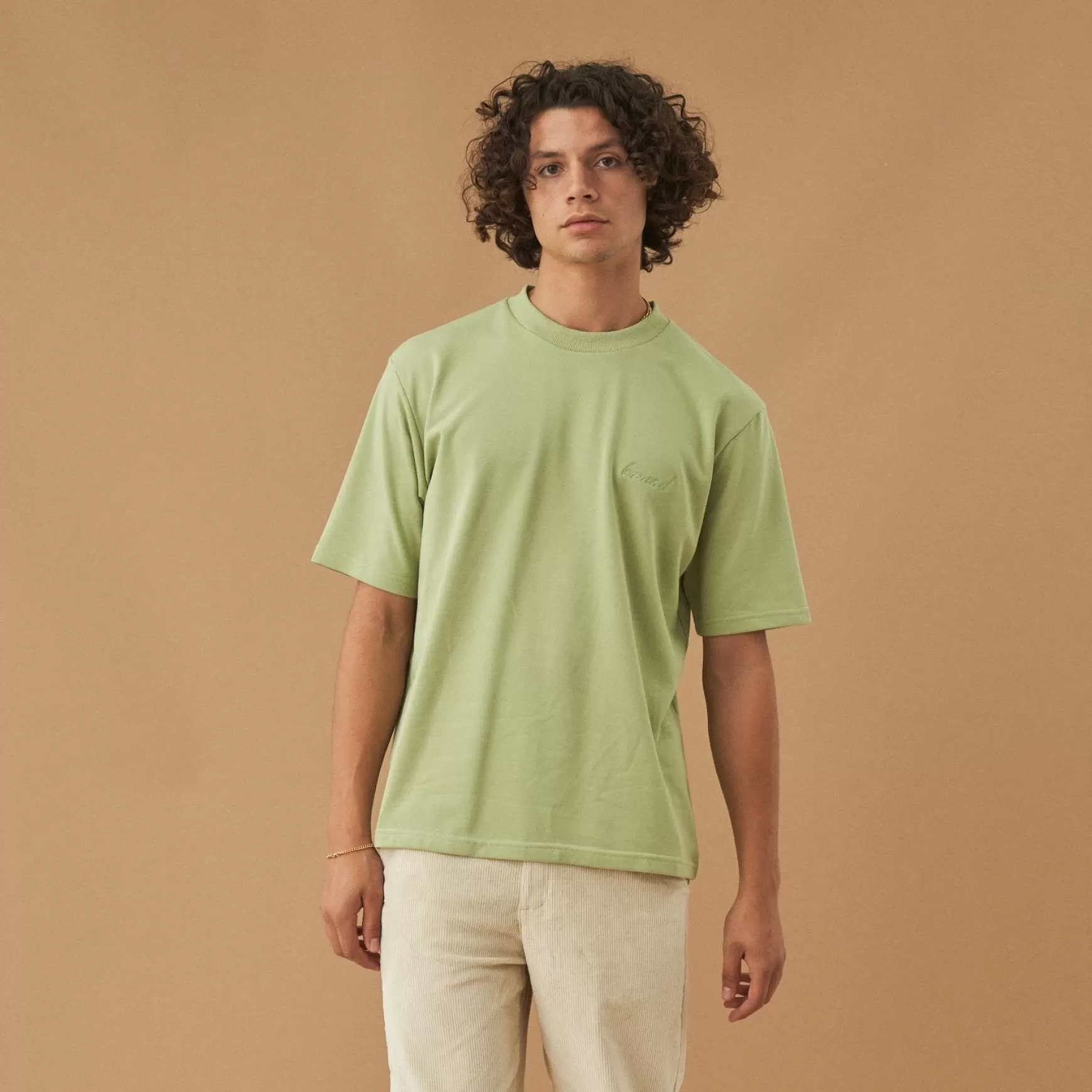 bound 'script' Tee - Pistachio Shop