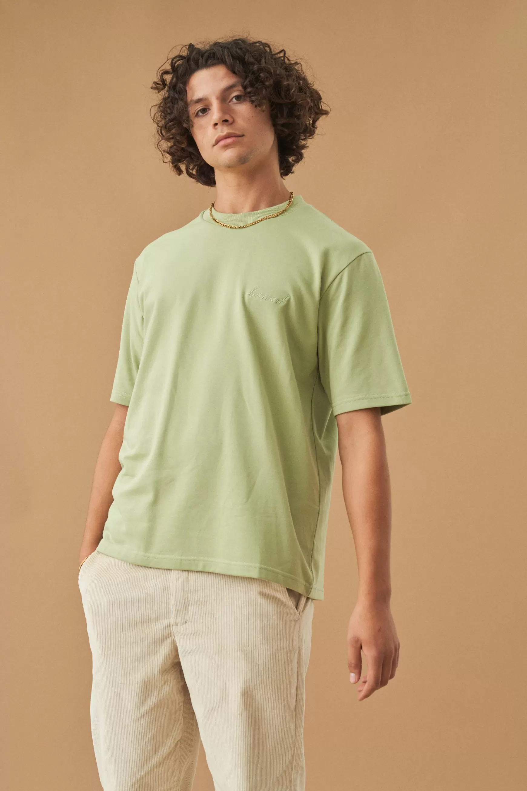 bound 'script' Tee - Pistachio Shop