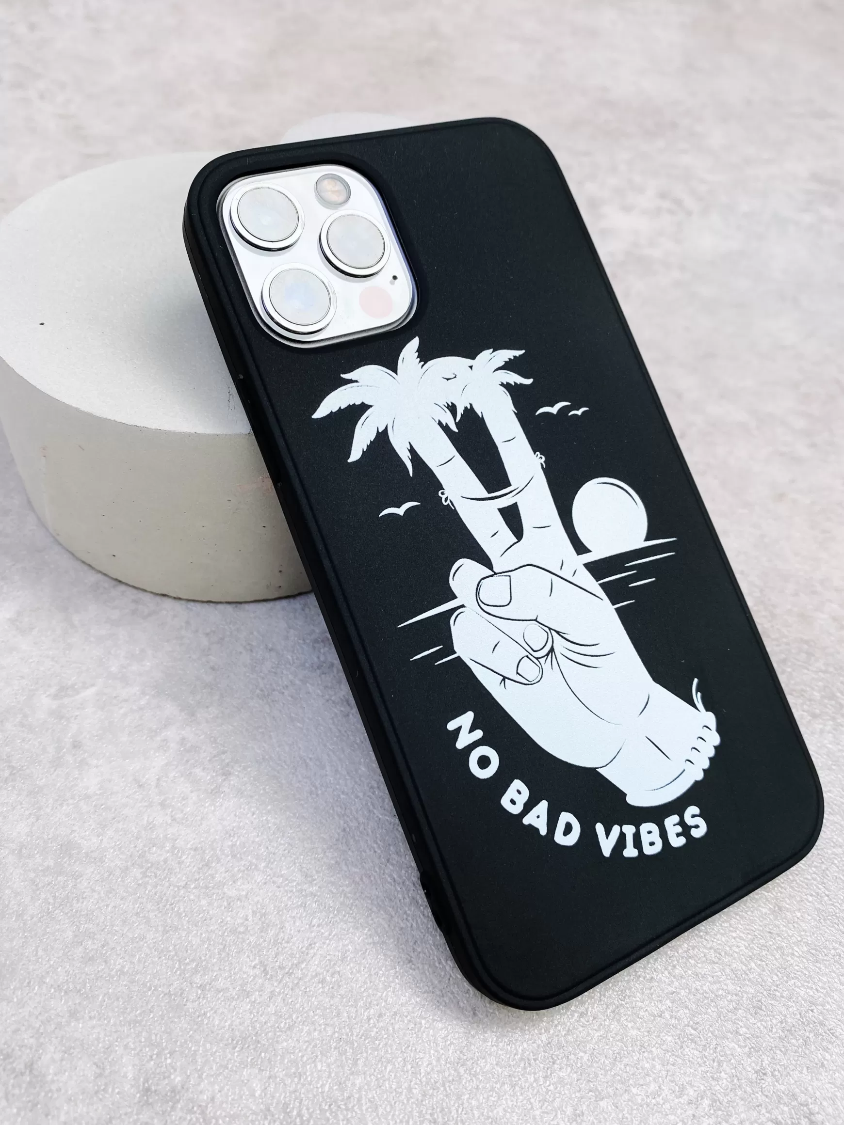 UN:IK Essentials No Bad Vibes' Phone Case - Black New